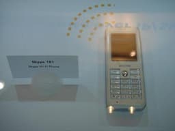 SPH200D: двухрежимный Skype/DECT-телефон NETGEAR