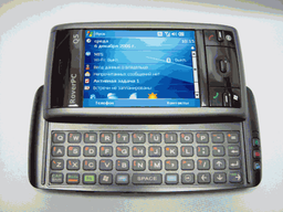 Paragon Software русифицирует новый QWERTY-коммуникатор RoverPC Q5