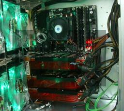AMD показывает CrossFire из трёх видеокарт в деле 