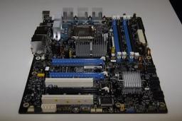 Фото дня: референсная плата Intel X38 Express