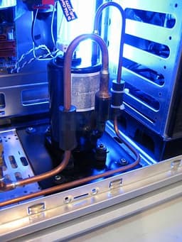 Thermaltake готовит доступную систему охлаждения, обеспечивающую разгон новых CPU Intel до ~4 ГГц