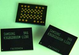 Samsung первой начинает выпуск асинхронной памяти DDR NAND по нормам «30-нанометрового класса»