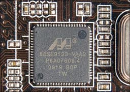 Контроллер SATA-III убирают с плат на наборе системной логики Intel P55