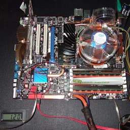 GeIL понижает напряжение питания модулей памяти DDR3 до 1,2 В