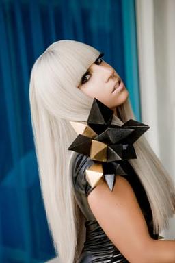 Lady GaGa выпустит бюджетную версию альбома The Fame Monster