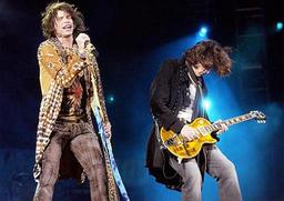 Стивен Тайлер не уходит из Aerosmith