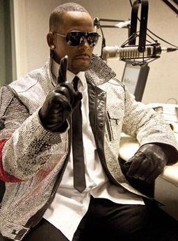 R. Kelly выпустит неоконченный альбом Майкла Джексона