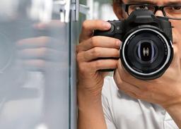 Carl Zeiss радует обеспеченных владельцев зеркальных камер Canon широкоугольным «фиксом»