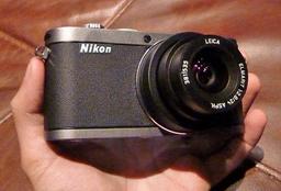 Nikon выпустит компактную камеру с датчиком формата APS-C?