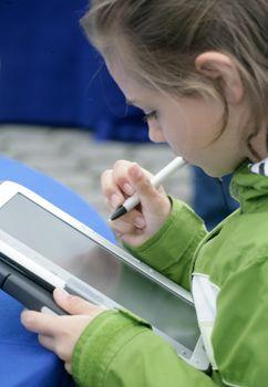 Intel не оставляет попыток улучшить нетбук для школьников Classmate PC