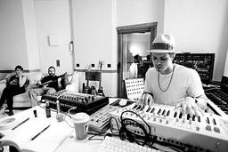 Scissor Sisters подготовила третий альбом Night Work