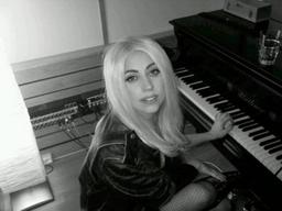Lady GaGa пообещала выпустить альбом десятилетия