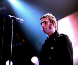 Лиам Галлахер пришел за наградой Brit Awards, чтобы её выбросить