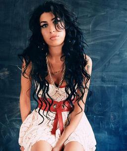 Winehouse выпустит альбом к Новому году