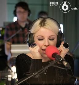 Coldplay и Cocker выразили радость по поводу спасения BBC 6 Music 