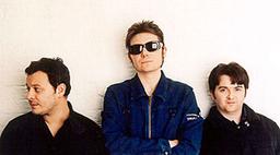 Manic Street Preachers анонсировали трек лист Postcards From A Young Man
