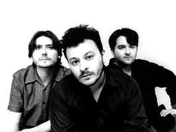 Manic Street Preachers решили выстрелить туром по массмедиа
