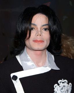 После смерти Michael Jackson «заработал» $1 млрд