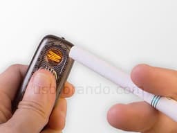 Зажигалка с разъемом USB поможет выявить фальшивые купюры