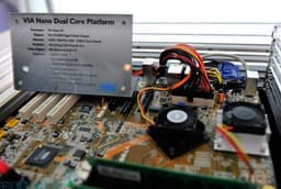 VIA показала, как двухъядерный процессор Nano DC справляется с видео в формате 720p
