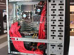 Patriot показала «самый быстрый ПК» с 40 SSD