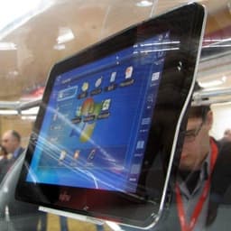 Fujitsu показала планшет с ОС Windows 7