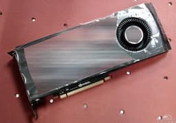 В Сети появились новые шпионские снимки GeForce GTX 580