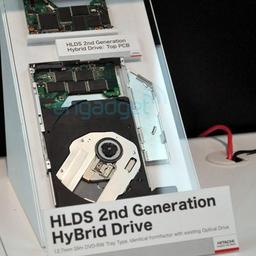 Hitachi-LG показывает на выставке CEATEC 2010 гибридные оптические накопители второго поколения 