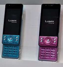 Panasonic показала телефон-фотокамеру Lumix Phone