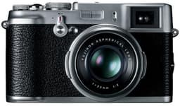 Камера Fujifilm FinePix X100 формата APS-C оснащена гибридным видоискателем