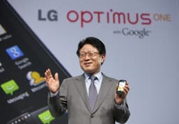 LG выпускает смартфоны серии Optimus на новейшей версии ОС Android