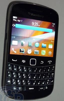 Новые фото и подробные спецификации смартфона BlackBerry Bold Touch
