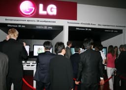 LG представляет новую серию 3D-телевизоров CINEMA 3D