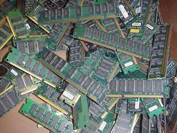 Запасы памяти типа DRAM растут в ожидании Windows 8