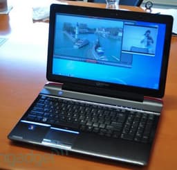 Toshiba показала ноутбук 3D Qosmio, трехмерное изображение на экране которого видно невооруженным глазом