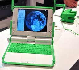Школьный нетбук OLPC XO 1.75: процессор Marvell и динамо-машина