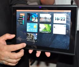 Назван срок начала продаж планшета Acer Iconia M500 с ОС MeeGo