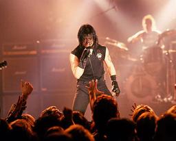 Glenn Danzig записал кавер-версии песен Black Sabbath и Presley