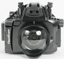 Бокс Nauticam NA-GH2 превращает камеру Panasonic Lumix DMC-GH2 в подводника
