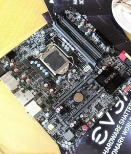 У EVGA готова плата на чипсете P67 типоразмера microATX с поддержкой SLI и CrossFireX