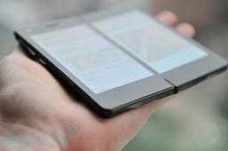 Imerj представила Android-смартфон с двумя 4-дюймовыми дисплеями