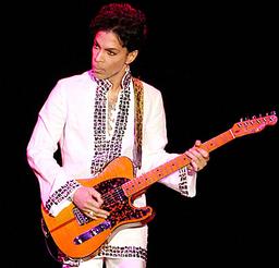 Prince: Glastonbury использует мое имя для продажи билетов