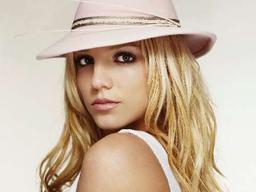 Britney Spears объявила трек-лист альбома Femme Fatale