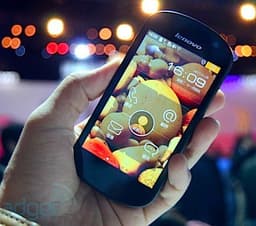 Основой смартфона Lenovo LePhone S2 стал процессор Qualcomm MSM8255, работающий на частоте 1,4 ГГц