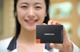 Скорость передачи данных в SSD Samsung 830 Series достигает 520 МБ/с