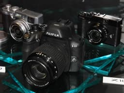 Fujifilm показала прототип «суперзума» FinePix X-S1