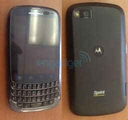 Фото дня: смартфон Motorola Admiral