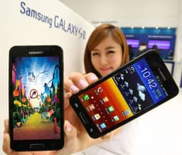 Samsung представила смартфон Galaxy S II HD с поддержкой LTE