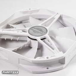 Корпусные вентиляторы Phanteks PH-F140TS имеют малошумные девятилопастные винты