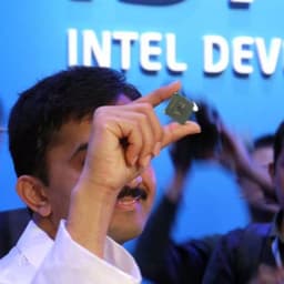 IDF 2011: процессор Haswell работает от солнечной батареи
